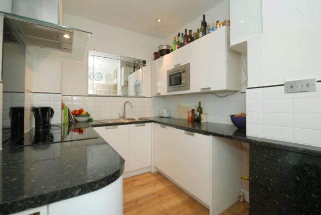  Image of 2 bedroom Ground Flat to rent in Shorrolds Road London SW6 at Market Cottage  Shorrolds Road, SW6 7TR
